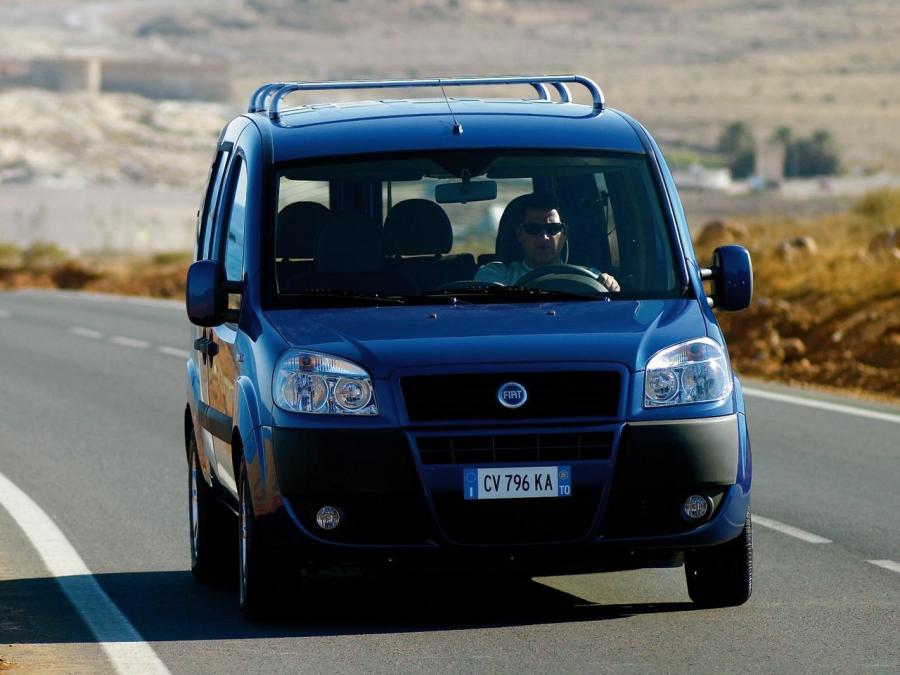  Fiat Doblo Panorama 2005 года  (фото 5 из 14)